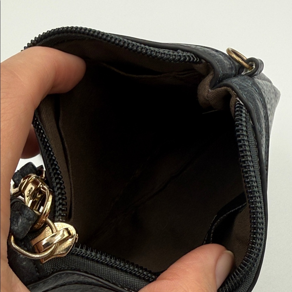 Wilson Leather Black and Blue Wristlet - Picture 4 of 6